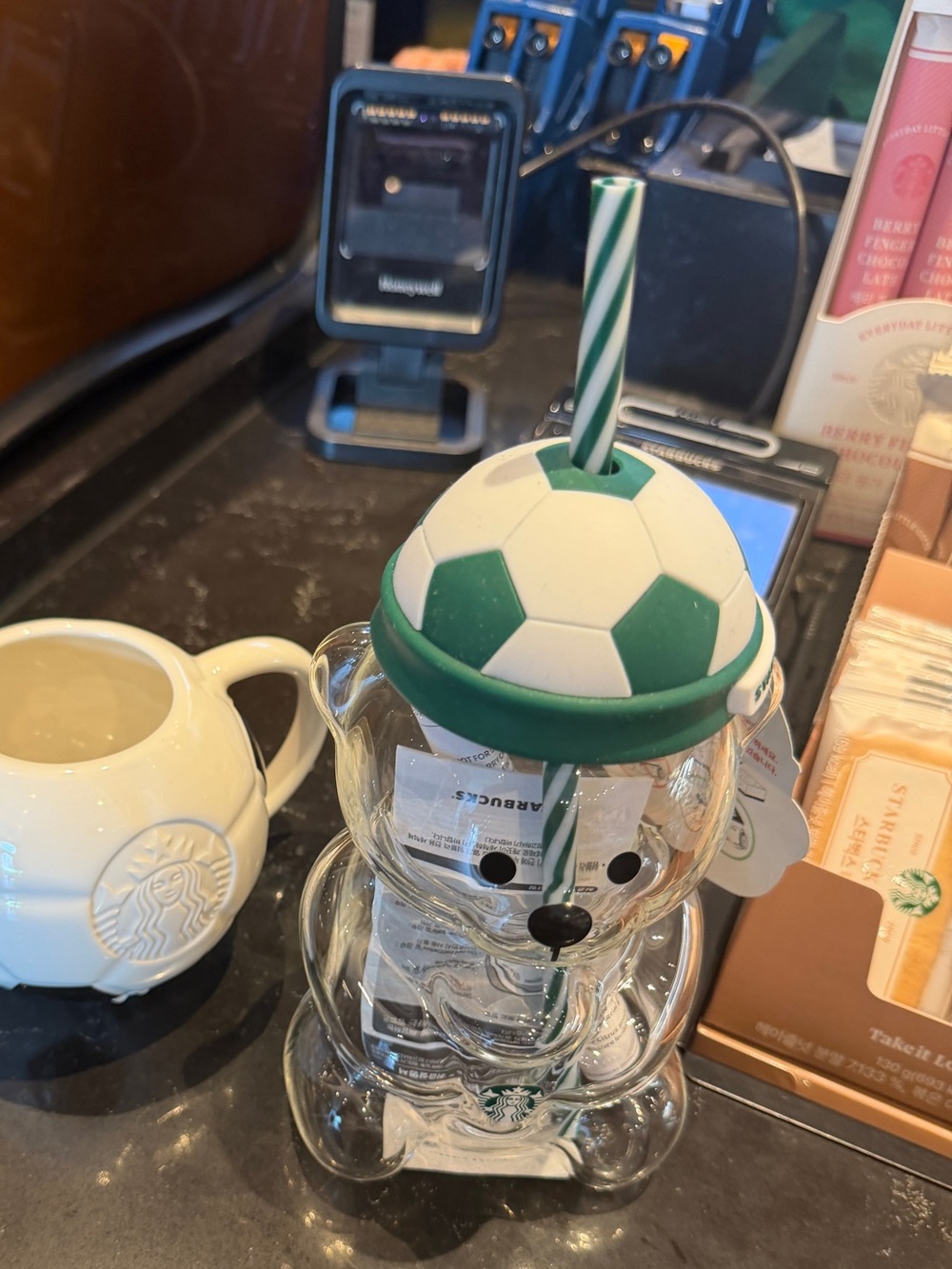 Starbucks bearista cup